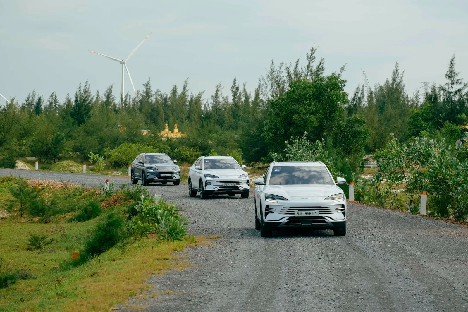 BYD Sealion 6 trên quốc lộ