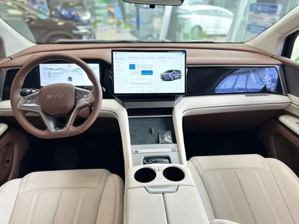 Cụm điều khiển trung tâm BYD M9 tại BYD Khánh Hoà Nha Trang