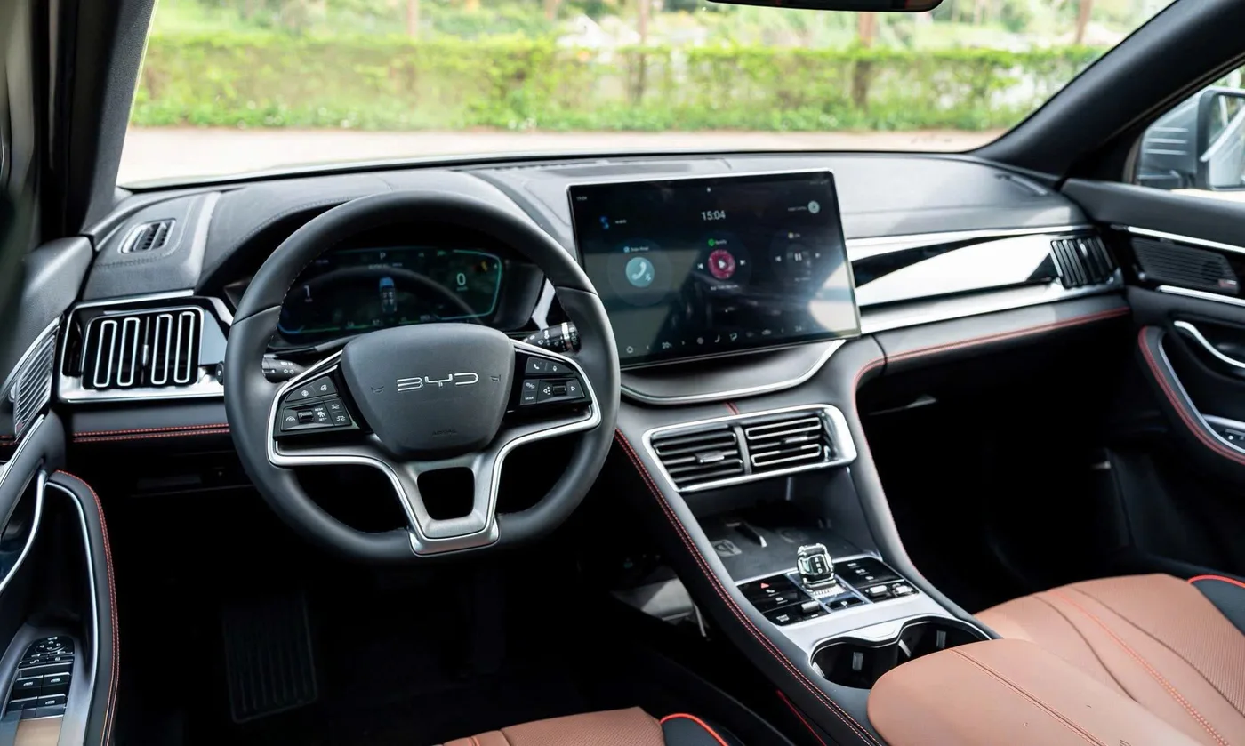Vô lăng BYD Sealion 6 DM-i tại BYD Khánh Hoà Nha Trang