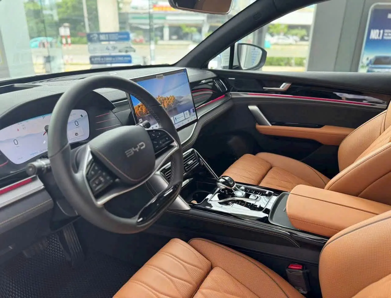 Vô lăng BYD Sealion 8 tại BYD Khánh Hoà Nha Trang