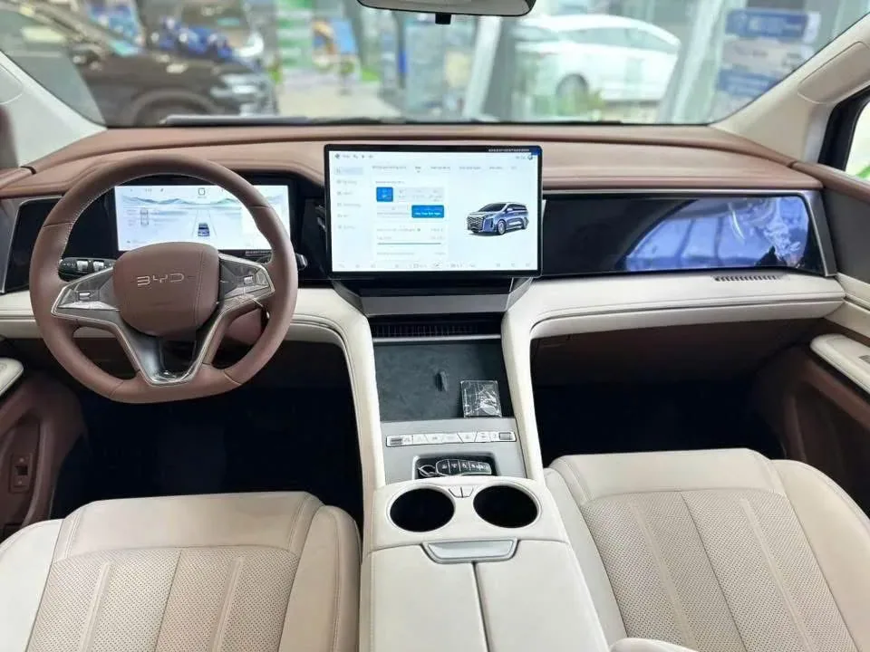 Cụm điều khiển trung tâm BYD M9 tại BYD Khánh Hoà Nha Trang